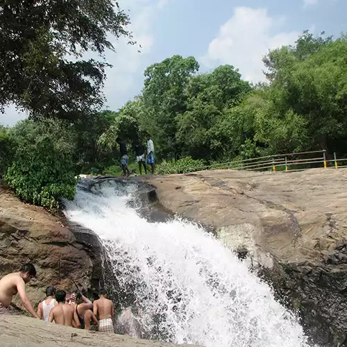 Kumbakkarai Falls