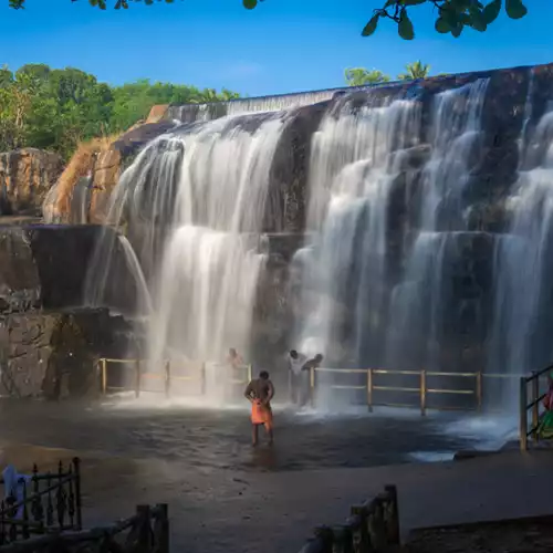 Thirparappu Waterfalls