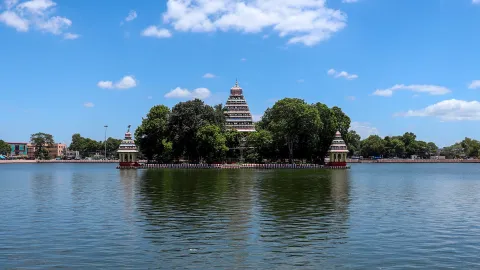 வண்டியூர் மாரியம்மன் தெப்பக்குளம்